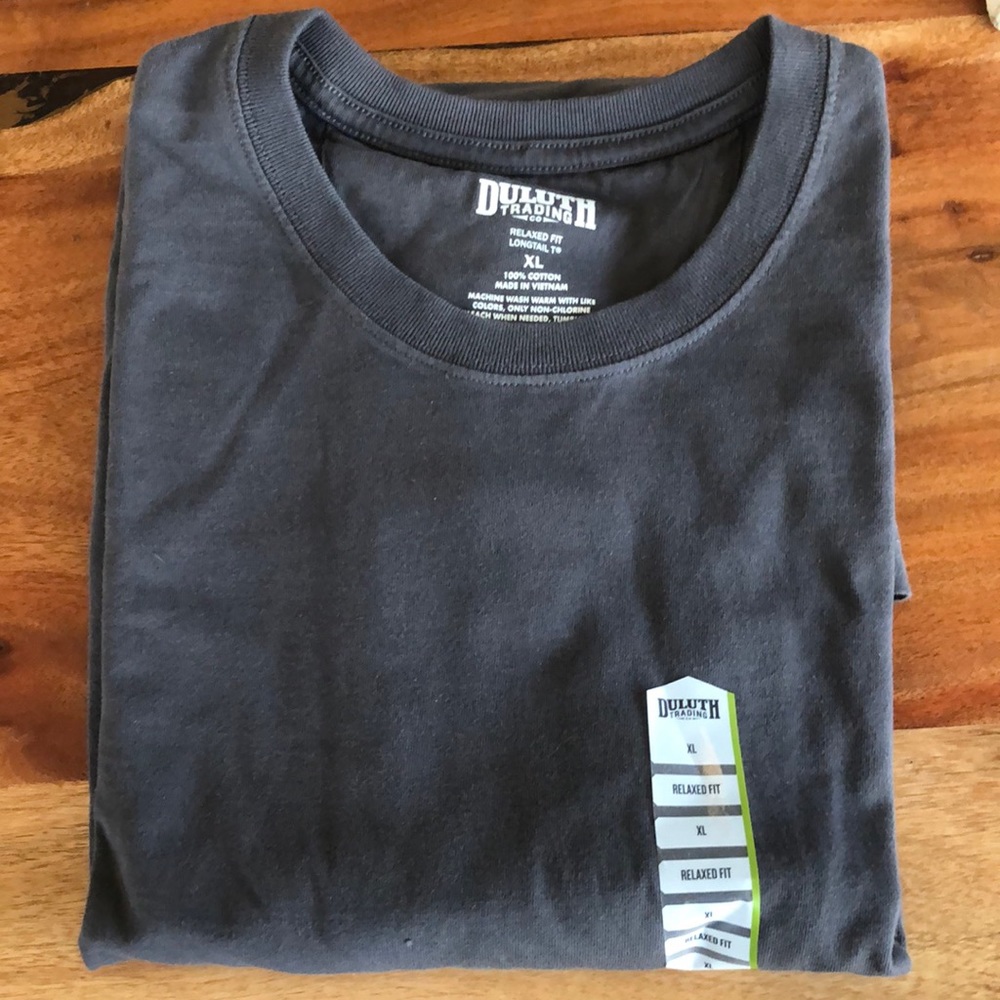 Mens new long & tall grey T-shirt. Relaxed fit. Size XL